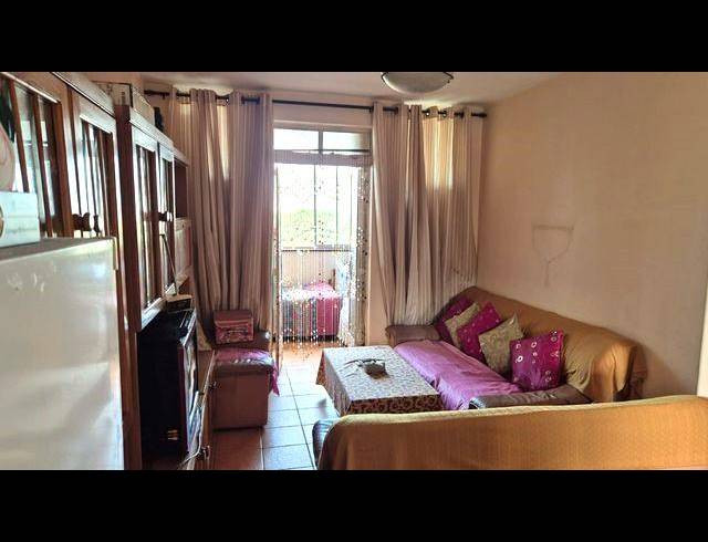 3 BEDROOM APARTMENT FOR SALE IN GLENWOOD